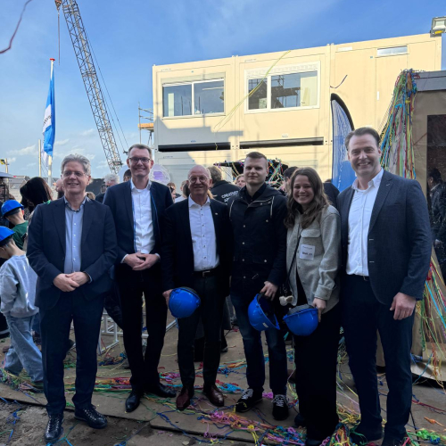 Feestelijke handeling Hendrik Ido Ambacht