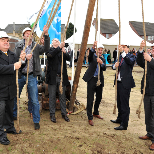 Eerste paal AH Ulft 25-2-2014.jpg