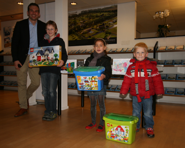 Foto prijsuitreiking kleurplatenactie Poortwijk3.jpg