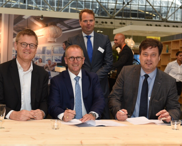 ondertekening AnnoVitae ZorgID 30 mei 2017.jpg